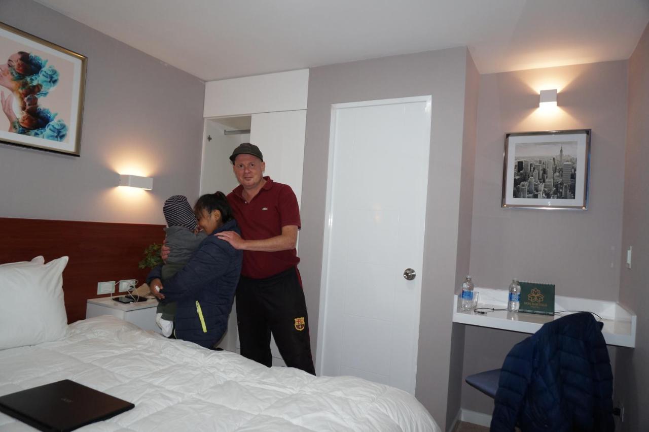 Hotel Don Bartolo Espinar Bagian luar foto