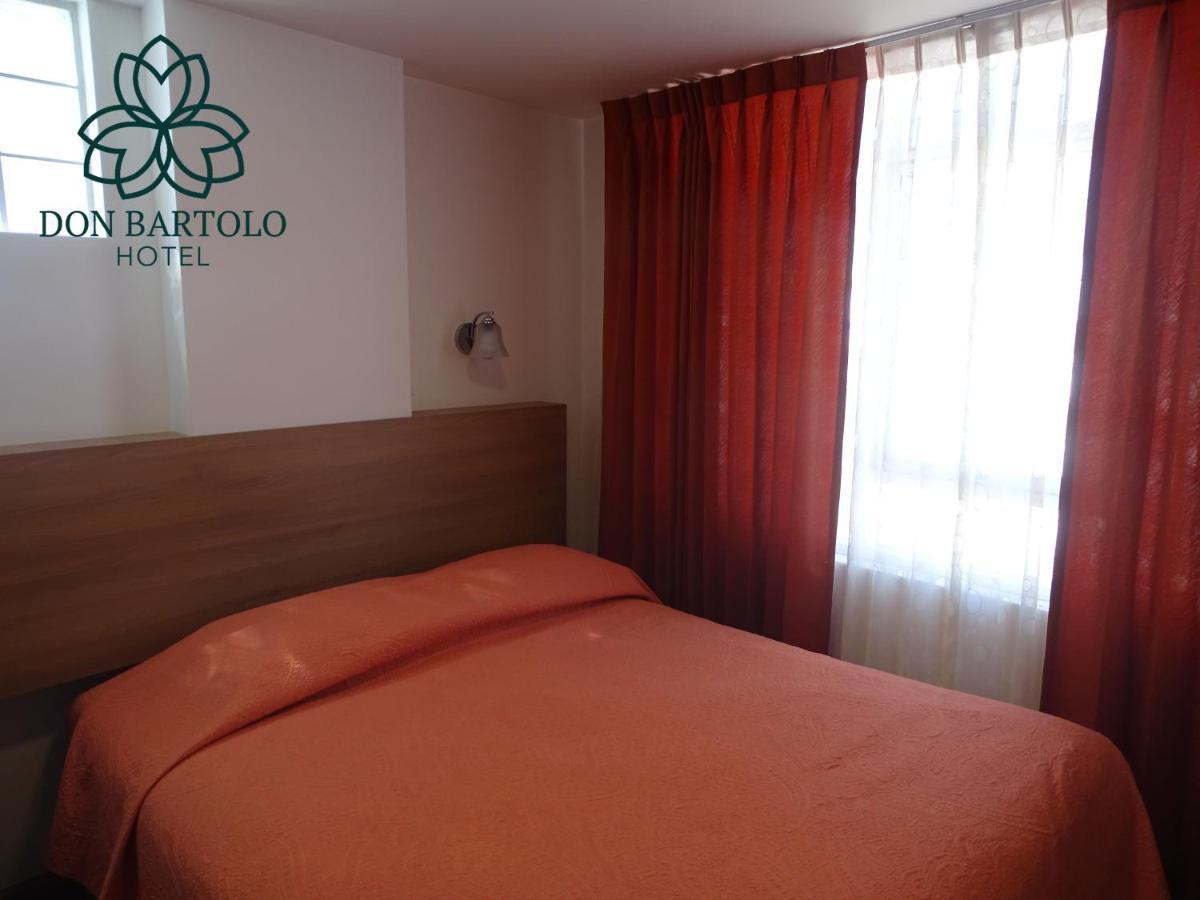 Hotel Don Bartolo Espinar Bagian luar foto