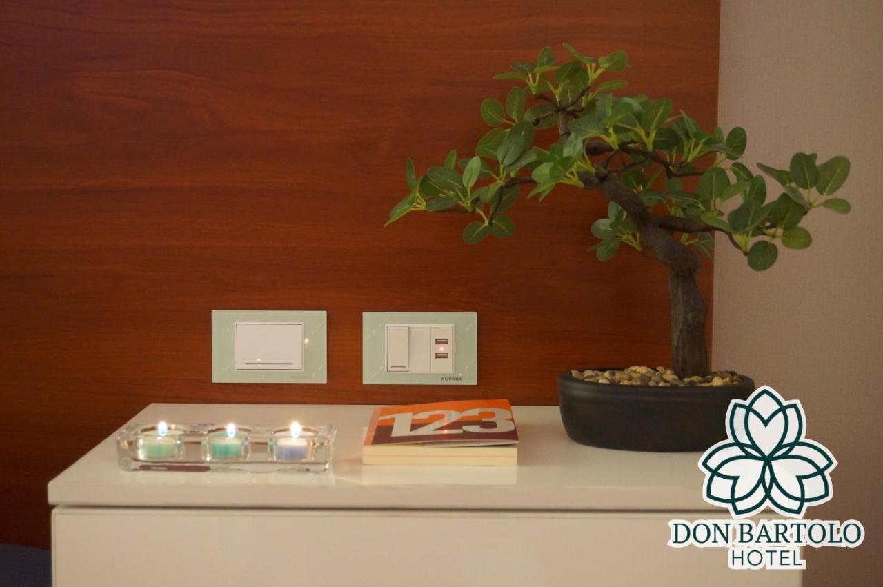 Hotel Don Bartolo Espinar Bagian luar foto