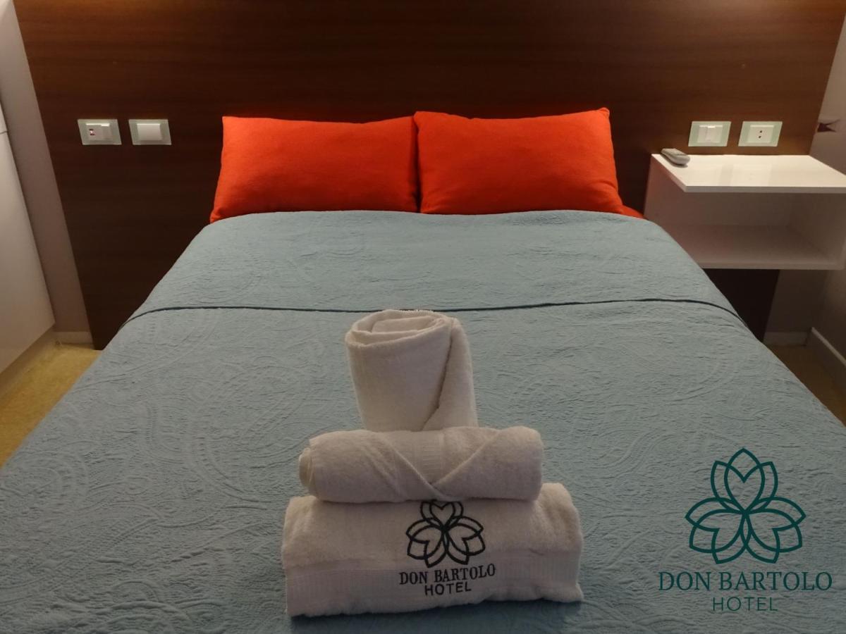 Hotel Don Bartolo Espinar Bagian luar foto