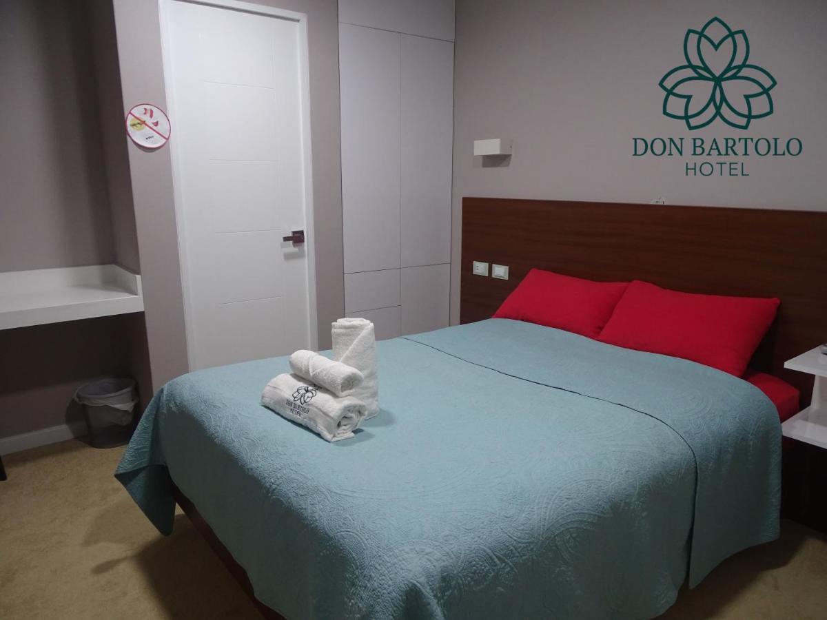 Hotel Don Bartolo Espinar Bagian luar foto