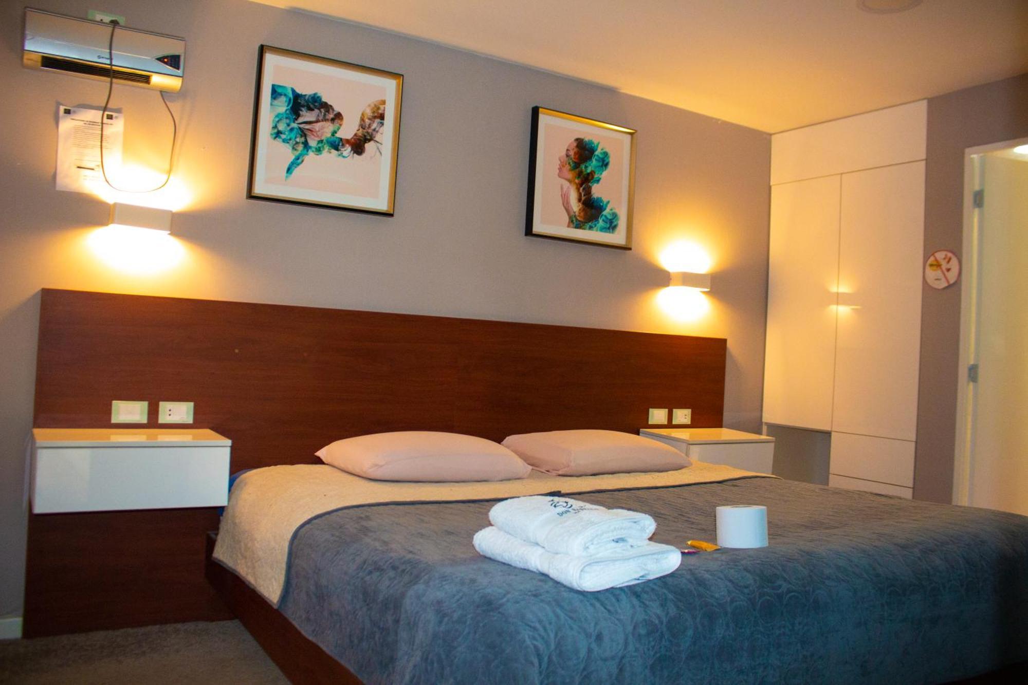 Hotel Don Bartolo Espinar Bagian luar foto
